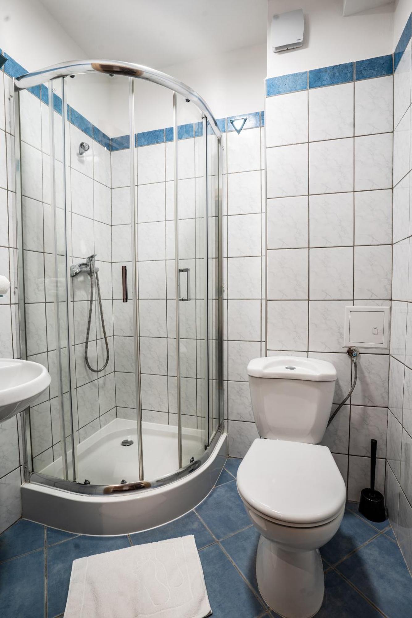 Pirat & Spa-hotel Z Basenem Hotel 2*